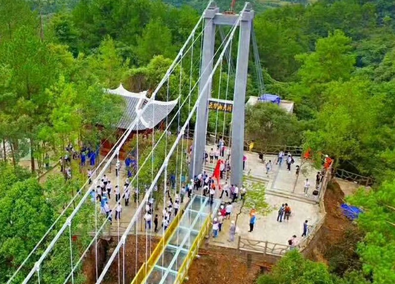 玻璃吊橋