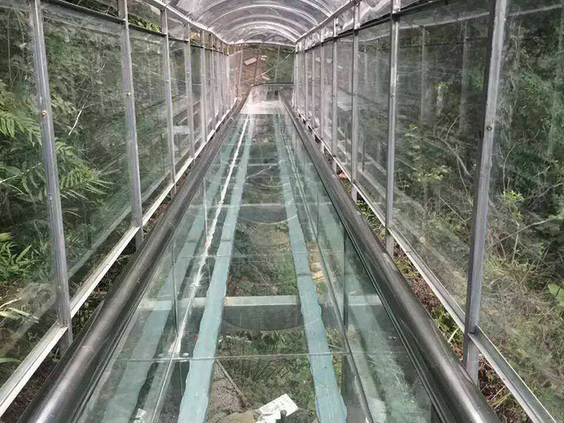 玻璃吊橋
