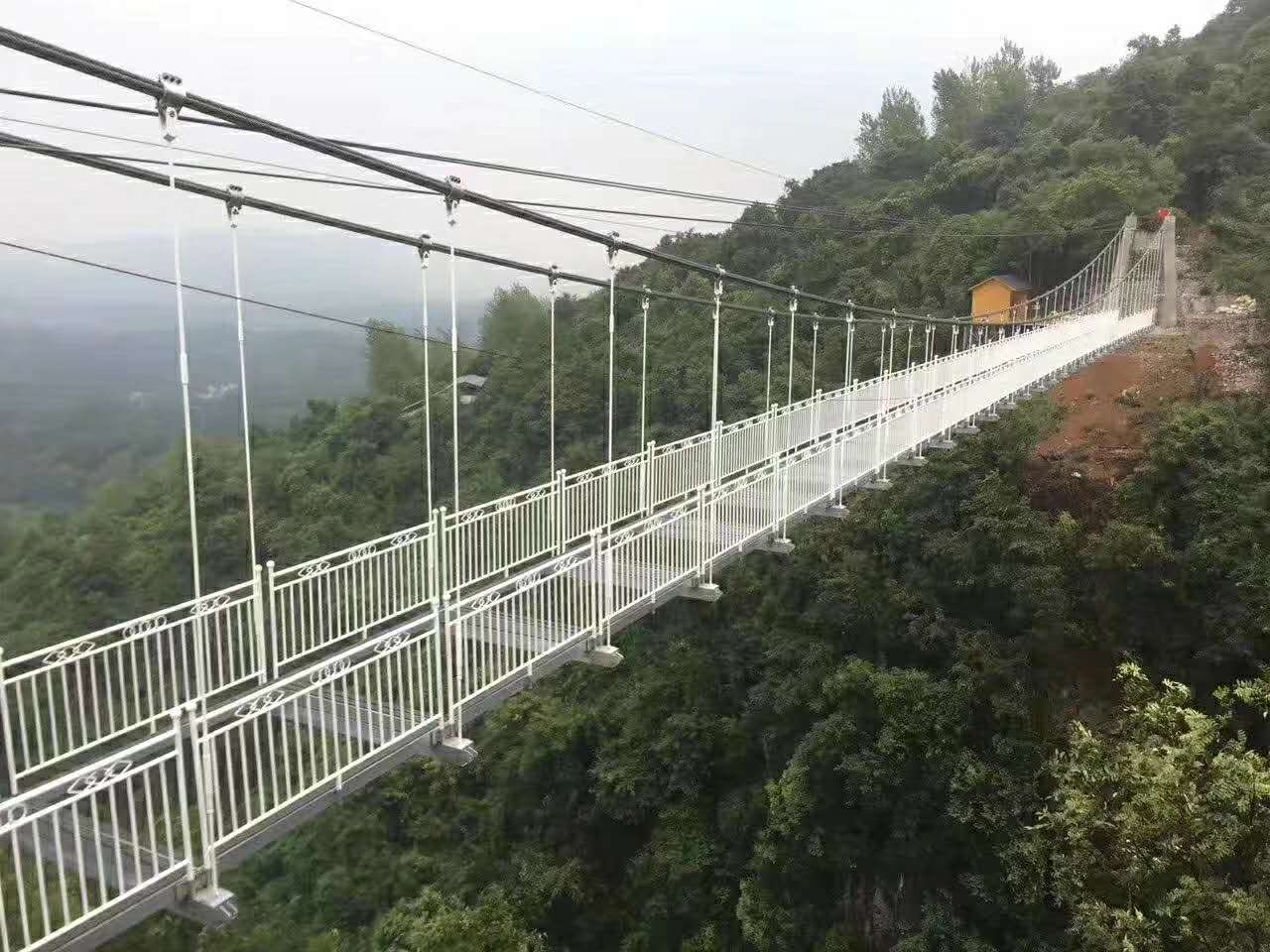 玻璃吊橋