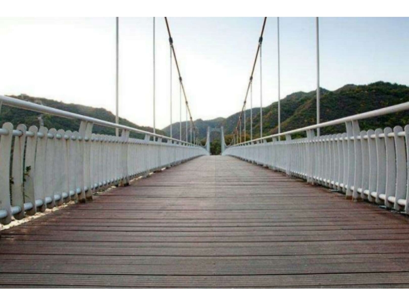 木質(zhì)吊橋