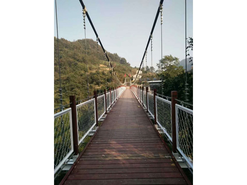 木質(zhì)吊橋