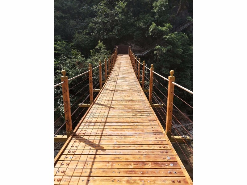 木質(zhì)吊橋